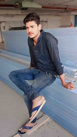 Karan Divana