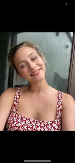 LILI REINHART